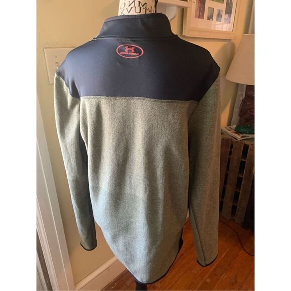Under Armour Pullover - Picture 6 of 7